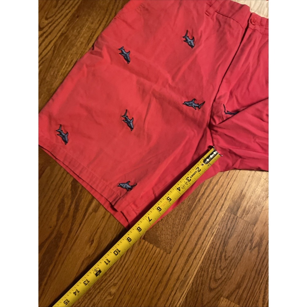 Castaway Nantucket Island Men's Chino Shorts Pink Shark Print Size 34 Beach - Picture 7 of 7
